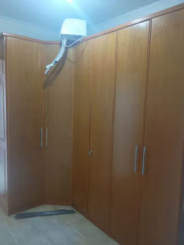 Guarda roupa em cerejeira 