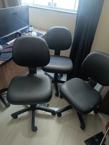Móveis para escritórios , monitores .