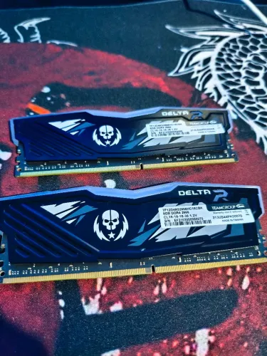 MEMÓRIA RAM  TEAM GROUP RGB 2X8 GB DD4 2666 MZH