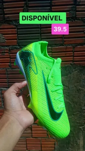 CHUTEIRA NIKE MERCURIAL ( N°39.5 )
