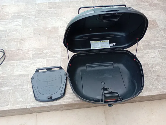 vendo baú pra moto