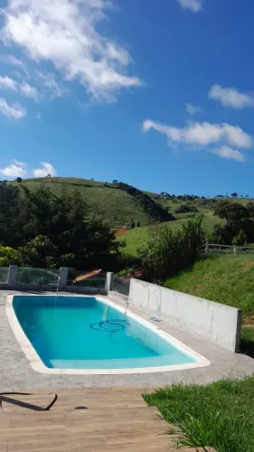 Oportunidade em Camanducaia: Chácara com Vista Deslumbrante!