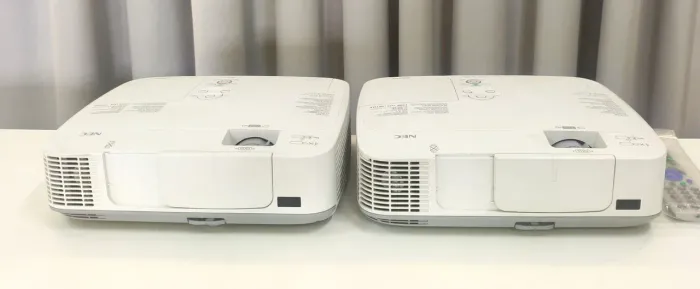2 projetores profissionais NEC HDMI PARA BLENDING COM IMAGEM DE ATÉ 500" POLEGADAS