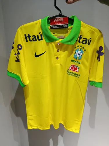 Camisa Polo Seleção Brasileira Amarela Gola Verde