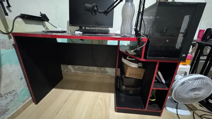 MESA GAMER PARA COMPUTADOR (VALOR NEGÓCIAVEL)