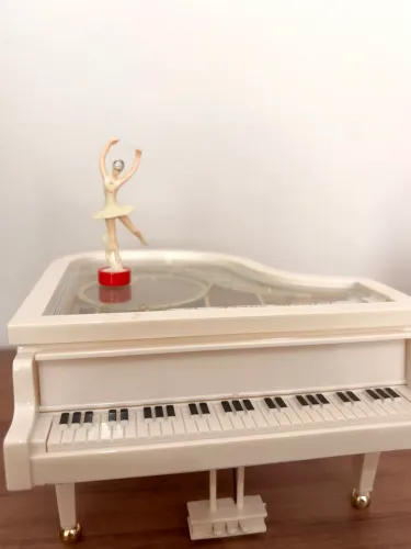 Caixa de Música Decorativa
