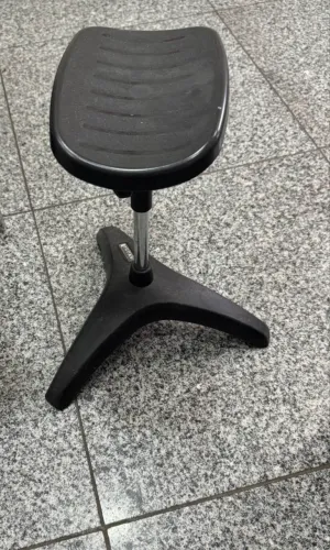 Vendo tripé para manicure