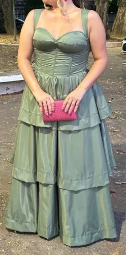Vestido de festa verde oliva 