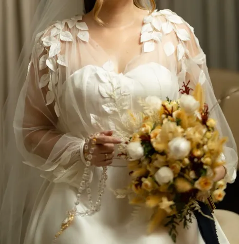 Vestido de Noiva Off white bordado a mão