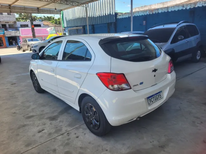 Chevrolet Onix JOY Hatch 1.0 8V Flex Mec. 4P 2018