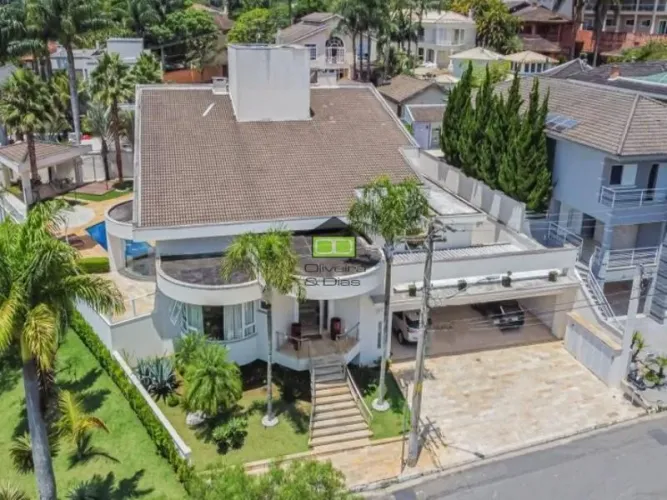 Mansão em condomínio com total infraestrutura próximo a Granja Viana