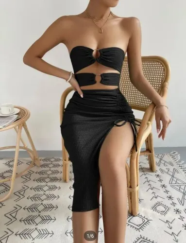 Vestido longo com fenda lateral
