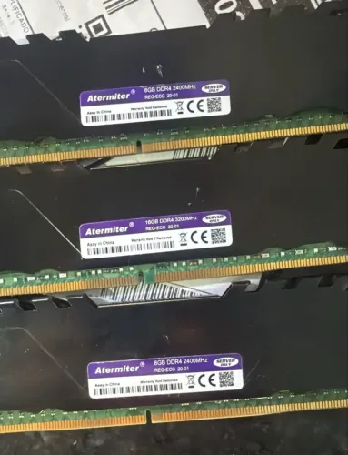 Memórias ram ecc ddr4 pra x99 uma 16gb e 2 de 8 Gb