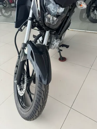 Titan 160, 0km emplacada