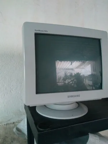 Monitor CRT 15 Pol. Samsung para Colecionador