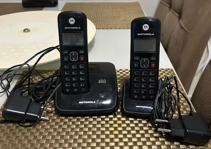 Kit 2 Telefones fixos SEM FIO Motorola com tecnologia DECT 6.0.