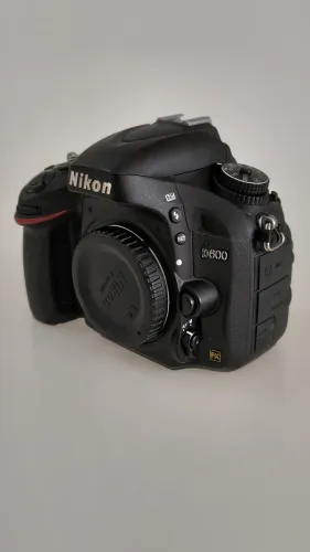 Nikon d600