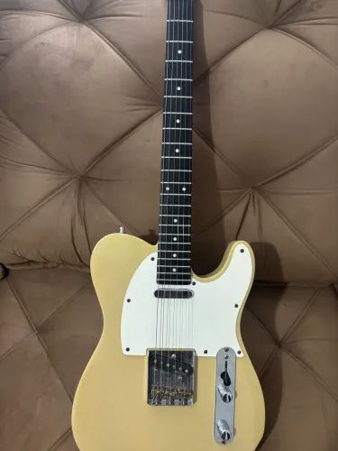 Guitarra Vintage Telecaster V62 Reissued