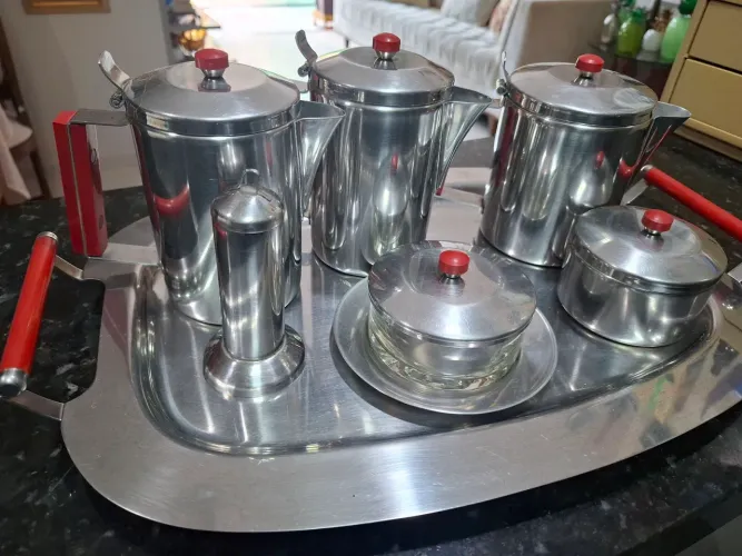Jogo completo pra servir café incluído a bandeja em inox antigo 