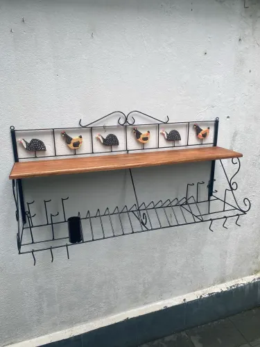 Paneleiro rústico 