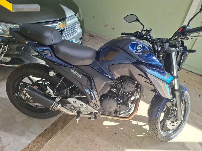 ? Yamaha FZ25 Connected 2026 ABS - Apenas 1.000 km + Garantia. Sem troca