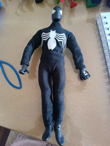 Homem aranha Black suit tecido Hasbro
