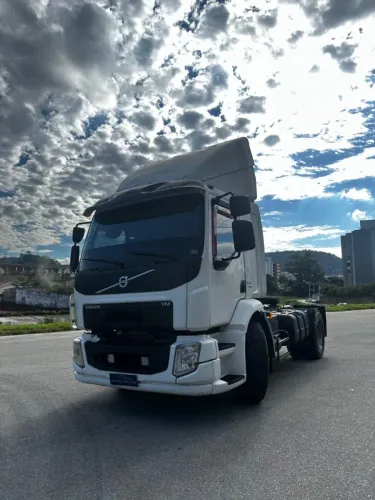 Cavalo Volvo VM 330 4x2T