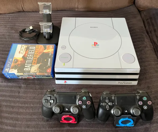 Pa4 Pró 1tb,2 controles e 3 jogos
