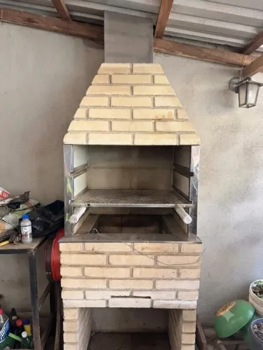 Vendo churrasqueira tijolinho