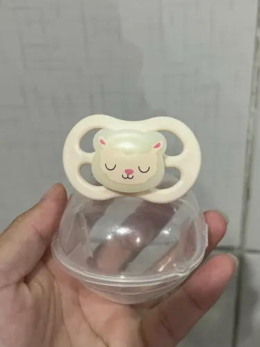 Chupeta de 0_6 meses novo da pra menino e menina minha bebê não pego 