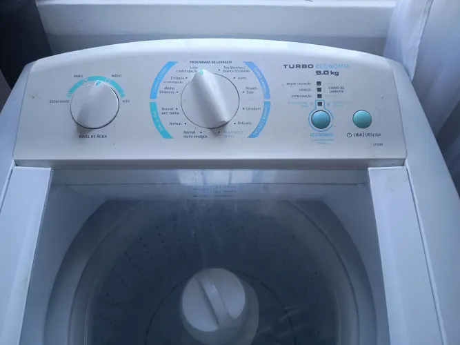 Máquina de lavar roupa Eletrolux 9 kilos
