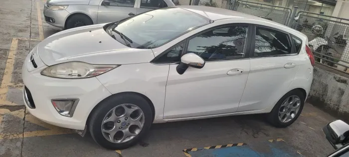 Ford Fiesta SE 1.6 16V Flex 5P 2012