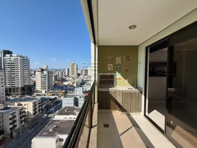 Apartamento amplo com 2 dormitórios no Kobrasol