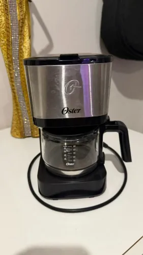 Cafeteira Oster Elétrica com Jarra de Vidro - Excelente Estado