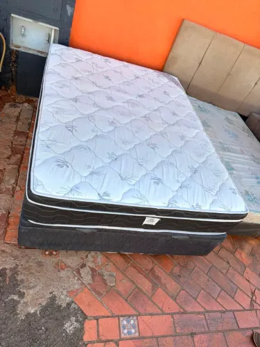 Cama box casal baú colchão de molas ensacadas ((ENTREGO GRATIS))