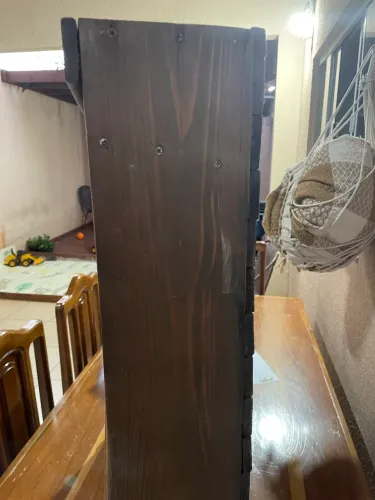 Adega de Madeira Rústica 