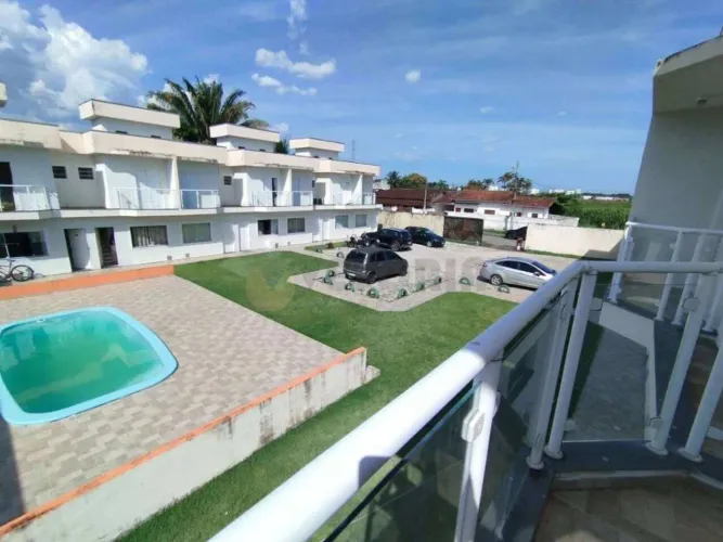 Sobrado à venda em Caraguatatuba, Jardim das Gaivotas, com 2 quartos, 68m²