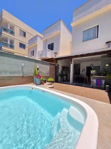 Oportunidade! Casa com Piscina a 300m da Praia