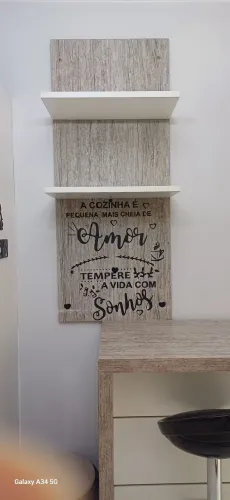 Bancada com prateleira de parede 