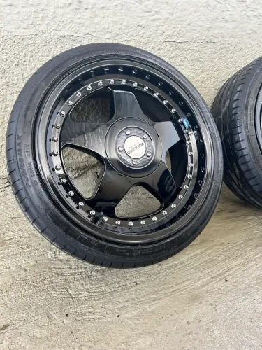 Roda 17 volcano euro condições nova 4x100