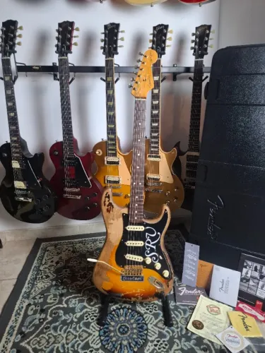 Guitarra Fender American Stratocaster Stevie Ray Vaughan
