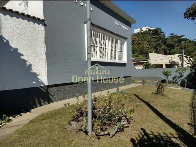 Casa Comercial à Venda no Bairro Laranjal com 4 Quartos, Amplo Quintal, Área Gourmet e Gar
