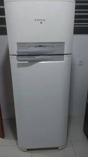 Geladeira Electrolux Frost Free DF48 Branca