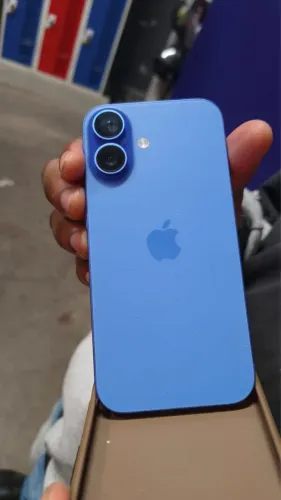 Vendo iPhone 16 novo