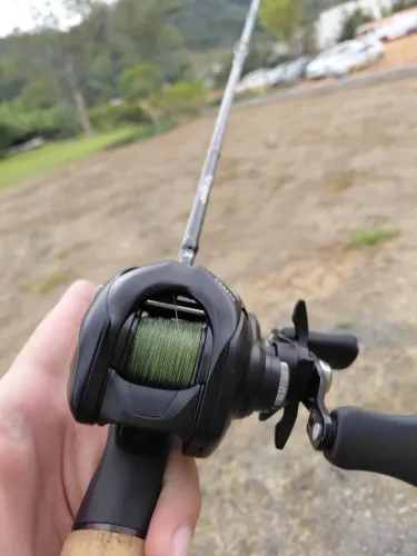 Daiwa tatula 100+ vara liger 14 lbs seminova sem detalhes de uso