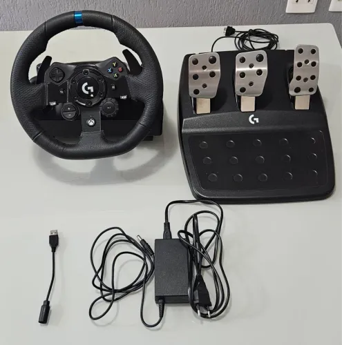 Volante Logitech G923 para XBOX XIS, ONE e PC