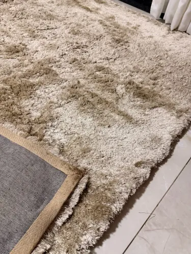 Tapete 2x2,5m excelente estado, perfeito! Super pesado e peludo.