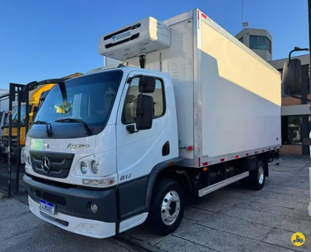 Mb 817 Accelo Ano 2024 4x2 Báu Refrigerado 5.50 M