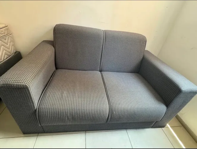 Sofa dois lugares tecido azul em perfeitas condições