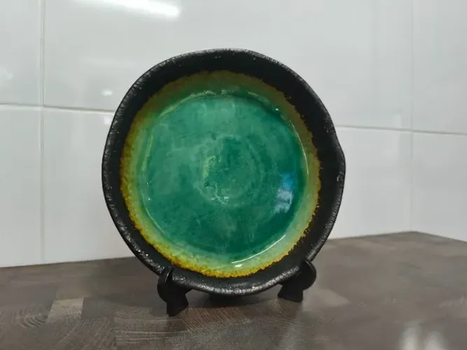 Prato Japonês em Ceramica e centro vitrificado em verde Muito bonito 21 cm